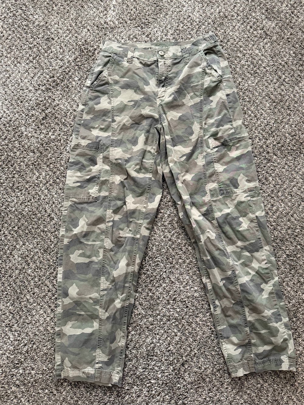 American Eagle Olive Camo Cargo Barrel Pants - LONG